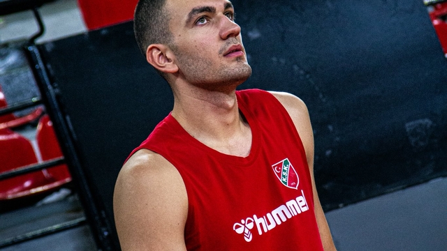 Karşıyaka'da Naumoski yerli statüsünde oynayacak