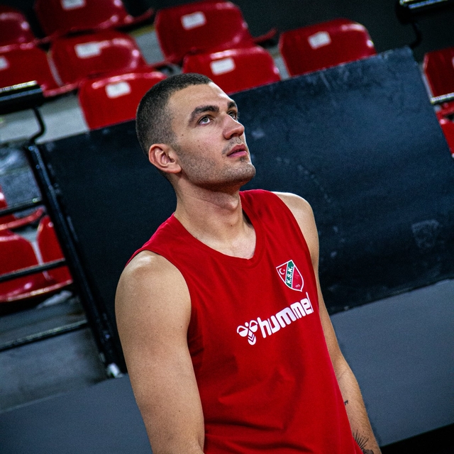 Karşıyaka'da Naumoski yerli statüsünde oynayacak