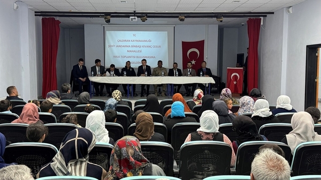 Çaldıran Kaymakamı Bakan, vatandaşlarla buluştu