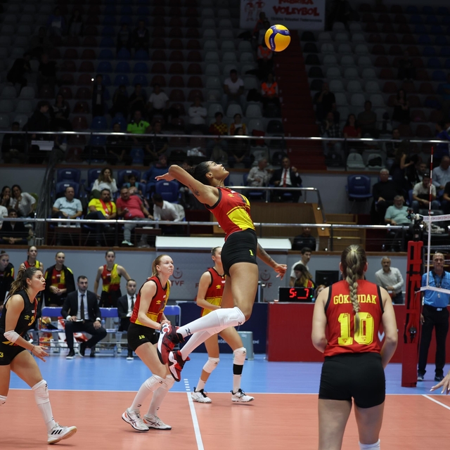 Göztepe voleybolda evinde üzüldü