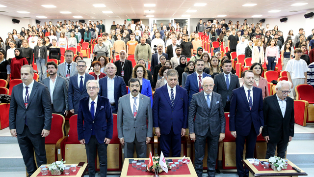 İzmir'de 2. Uluslararası Sosyal İnovasyon ve Veri Analitiği Kongresi başladı