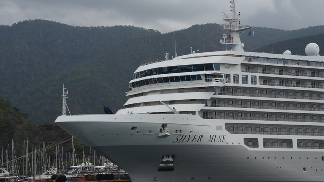 Marmaris'e "Silver Muse" kruvaziyeriyle 580 turist geldi