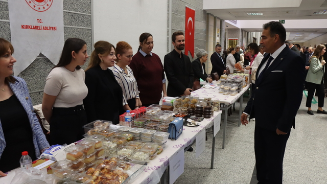 Kırklareli'nde hükümlü ve tutukluların yaptığı el sanatları sergilendi