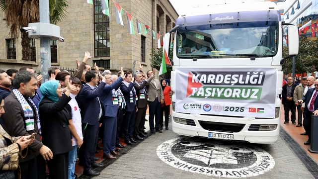Trabzon'dan Gazze'ye 250 ton insani yardım malzemesi gönderildi