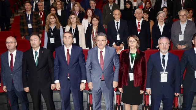 Trabzon'da, "Doğu Karadeniz Bölgesi Maden Potansiyeli ve Doğa Kaynaklı Afetlerle Mücadele" sempozyumu başladı