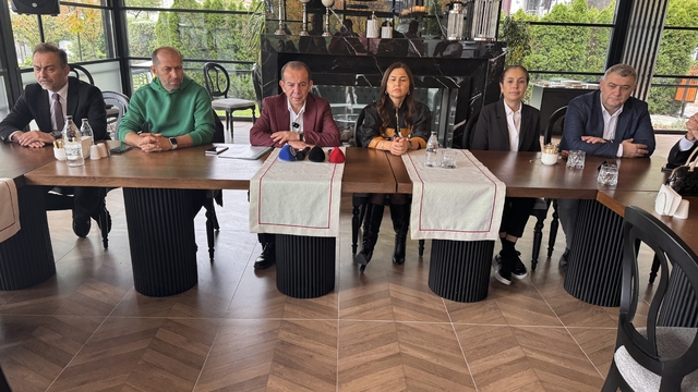 Bolu Belediye Başkanı Özcan basın toplantısı düzenledi