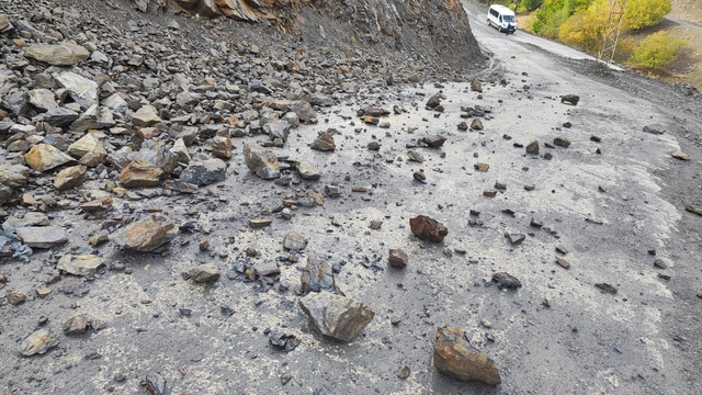 Batman'da yağış sonrası heyelanlar nedeniyle 25 köy ve 30 mezra yolu ulaşıma kapandı
