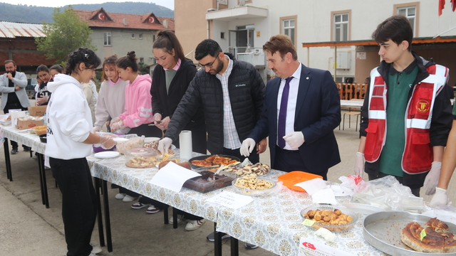 Taşova'da Gazze için yardım kermesi düzenlendi