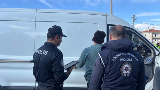 Kırşehir'de yol uygulamasında 8 düzensiz göçmen yakalandı