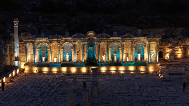 'Aşkların ve imparatorların şehri Sagalassos'ta ışıklar gece müzeciliği için yandı