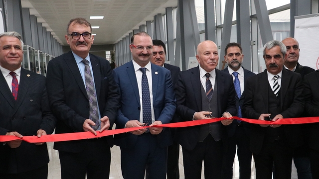 Erzurum'da "Radyo Televizyon Yayıncılığı ve Telif Hukuku Paneli" düzenlendi