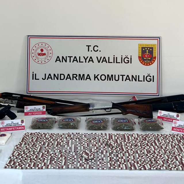 Narkotik operasyonunda 7 şüpheli tutuklandı; uyuşturucular soda şişesinden...