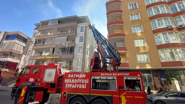 Batman'da çıkan yangında anne ve iki çocuğu dumandan etkilendi