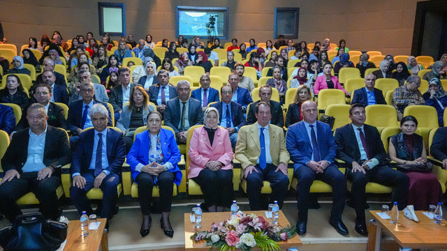 Diyarbakır'da "Değerlerimizle Aile Olmak" programı düzenlendi