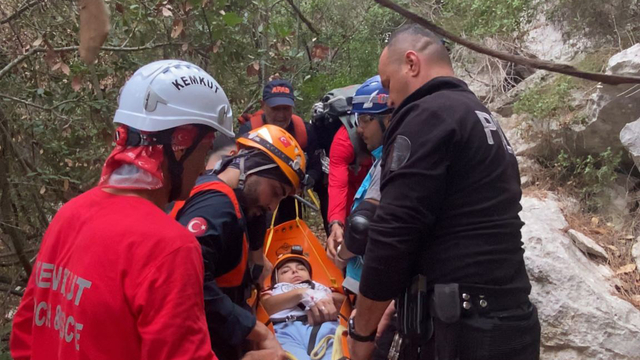 AFAD, ormanda mahsur kalan turisti kurtardı