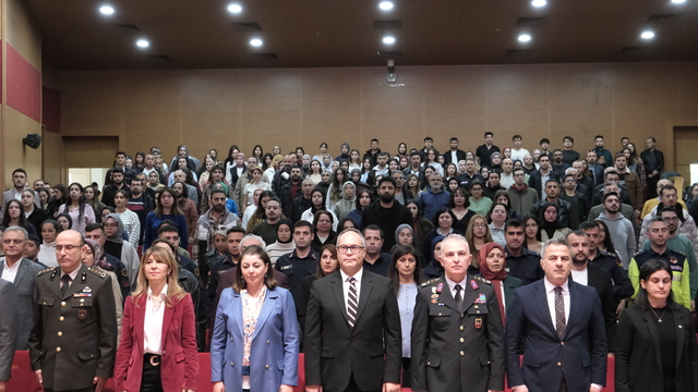 Çorum'da "Meşrutiyet'ten Cumhuriyet'e İdari Tarihimizin Gelişim Süreci" konferansı düzenlendi