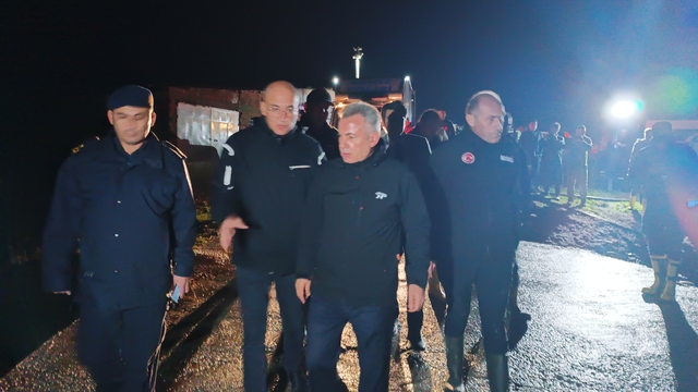 İzmir'de sağanak etkili oldu; 1 kişi kayıp (7)