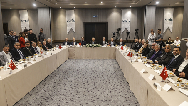 Akdeniz'de en fazla hububat ve bakliyat ihracatı yapan firmalar ödüllendirildi