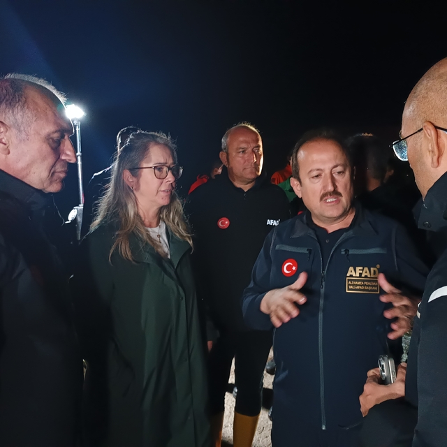 İzmir'de sağanak etkili oldu; 1 kişi kayıp (8)