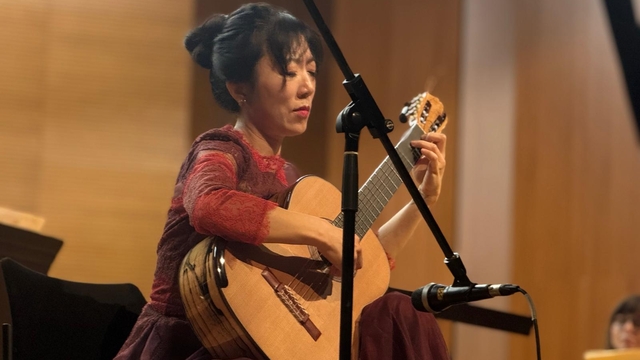 Bursa'da Çinli gitarist Xuefei Yang konser verdi