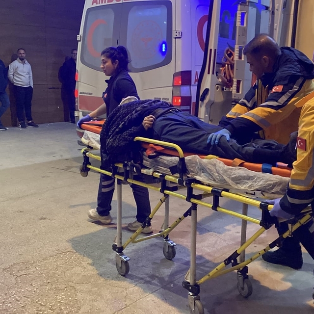 Bursa'da özel halk otobüsünün çarptığı yaya yaralandı