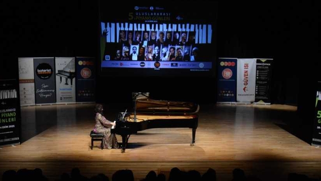 Anadolu Üniversitesi Uluslararası Piyano Günleri'nde Tutu Aydınoğlu sahne aldı