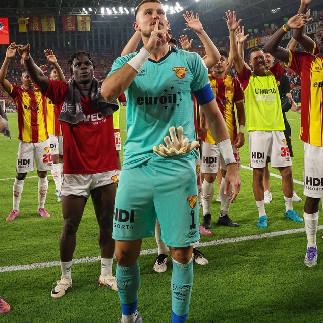 Göztepe savunmasına güveniyor