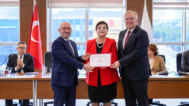 Hacettepe Üniversitesi Eğitim Fakültesi, TSE'den Kalite Yönetim Sistemi Belgesi aldı