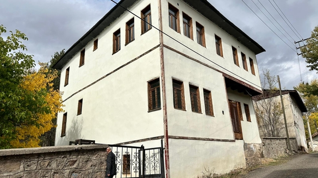 Giresun'da üniversite öğrencileri tarihi konakta rölöve çalışması yaptı