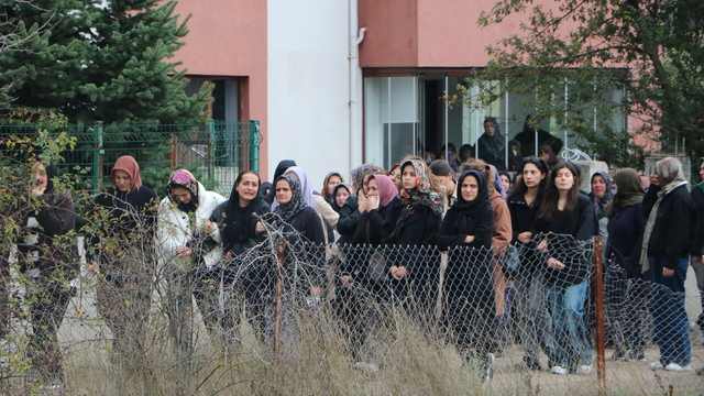 Alkollü sürücünün kullandığı otomobilin çarptığı Edanur, son yolculuğuna uğurlandı