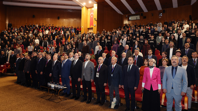 Erzurum'da "Vefatının 50. Yılında Nurettin Topçu Uluslararası Bilgi Şöleni" başladı