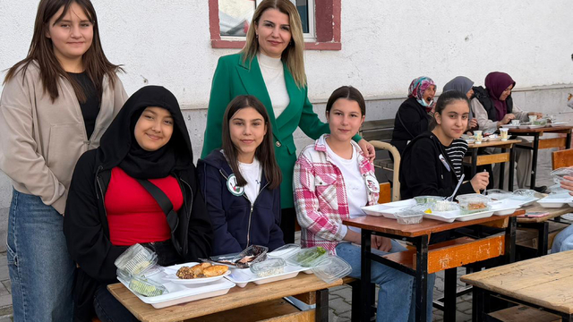 Güdül'de Gazze'ye destek kermesi organize edildi