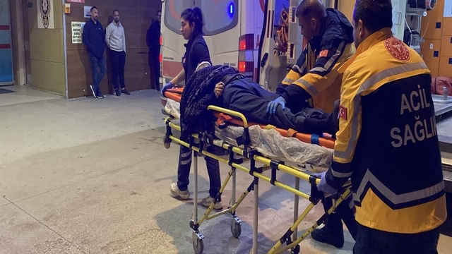 Özel halk otobüsünün çarptığı yayanın 4 kez duran kalbi çalıştırıldı