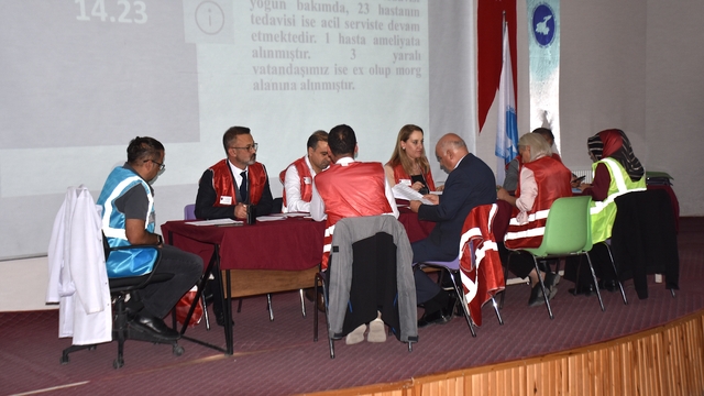 Van YYÜ Dursun Odabaş Tıp Merkezi'nde afet tatbikatı yapıldı