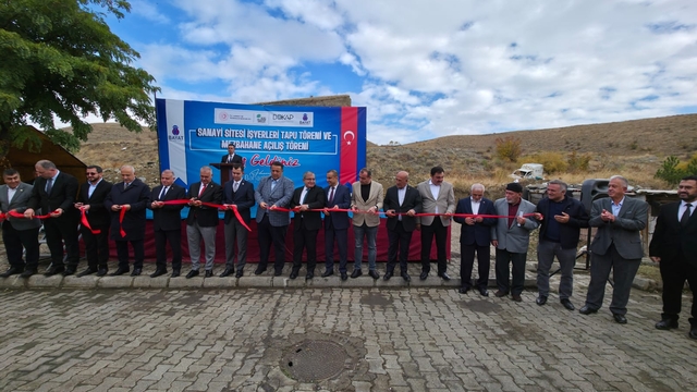 Bayat'ta 39 iş yerinin tapuları hak sahiplerine teslim edildi