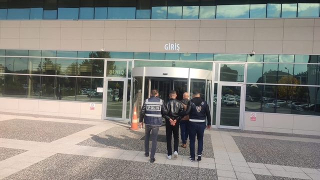 Dedesinin evinde kapı ve pencereye kadar her şeyi çalan torun tutuklandı