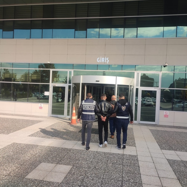 Dedesinin evinde kapı ve pencereye kadar her şeyi çalan torun tutuklandı