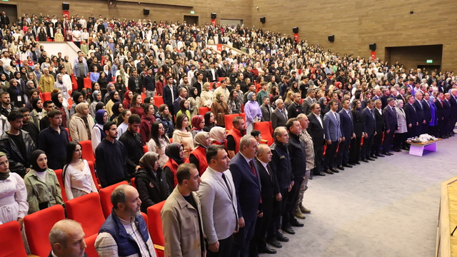 Erzincan'da valilik girişimiyle 2 bin 351 üniversite ve lise öğrencisine burs verildi