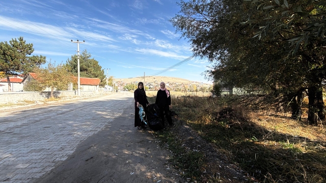 Kalfat beldesinde "Evinin önünü süpür, beldeni temiz tut" kampanyası başlatıldı