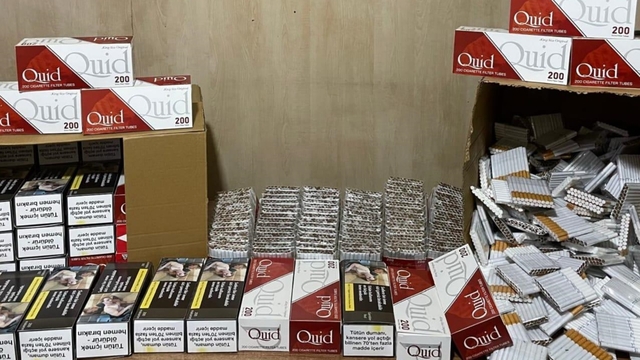 İzmir'de 20 bin 900 makaron ele geçirildi