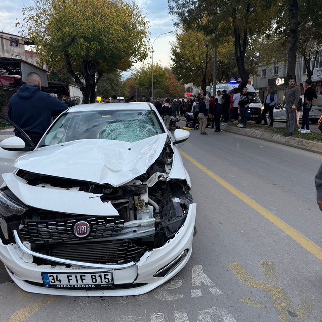 Otomobilin çarptığı kadın öldü