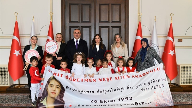 Tekirdağ'da anaokulu öğrencileri Vali Soytürk'ü ziyaret etti