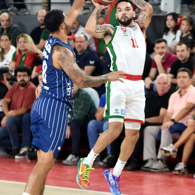 Karşıyaka potada Galatasaray önünde