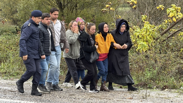 İşçi servis midibüsü devrildi: 1 ölü, 19 yaralı (2)