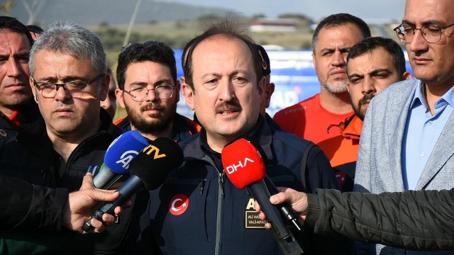 Foça'da selde kaybolan kişinin cesedi bulundu (3)