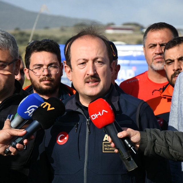 Foça'da selde kaybolan kişinin cesedi bulundu (3)