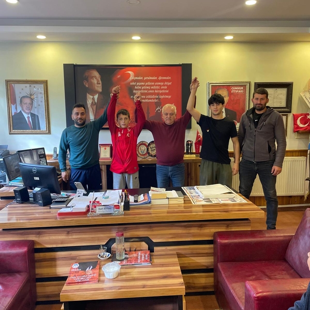 Balkan Şampiyonası'nda ikinci olan güreşçi altın ile ödüllendirildi