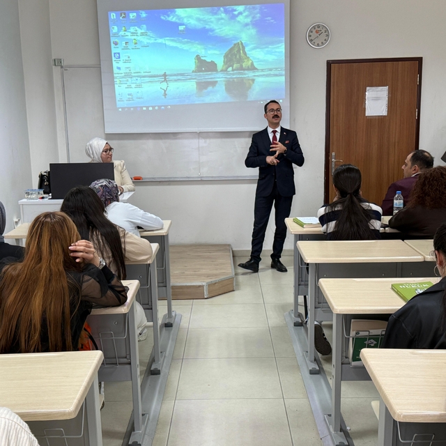 Tokat'ta sağlık yönetimi öğrencileri savcılarla bir araya geldi