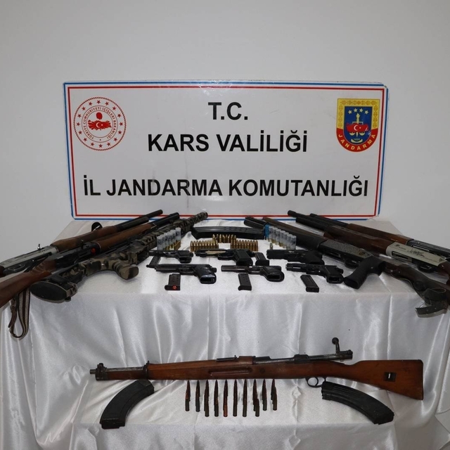 Kars'ta ruhsatsız silahla mücadele operasyonunda 11 şüpheli yakalandı