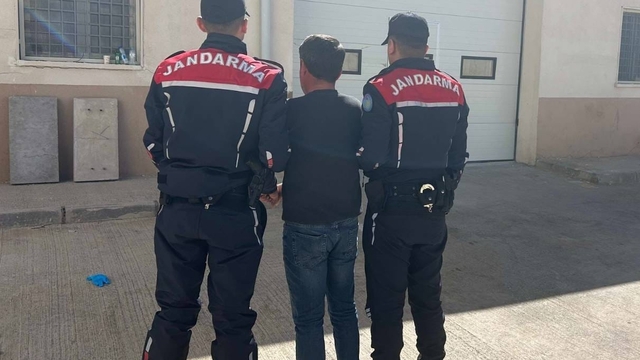 Kırşehir'de hakkında 4 yıl 2 ay hapis cezası bulunan firari yakalandı